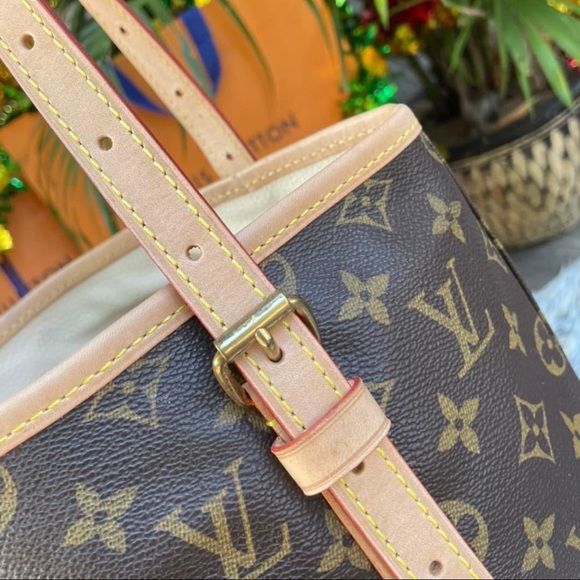 - 🌟 LIKE NEW❤️ LOUIS VUITTON BUCKET GM SHOULDER BAG - Picture 7 of 16